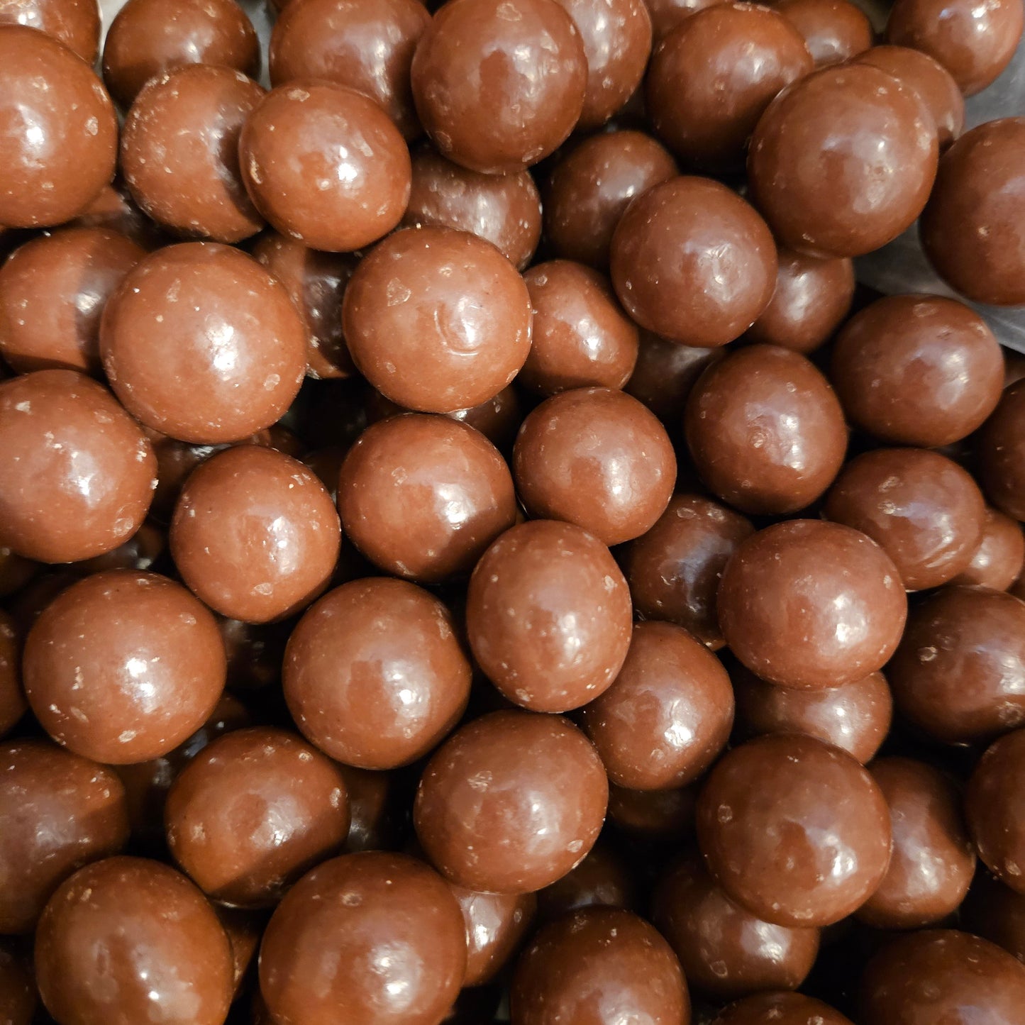 Chocolate Peanut Butter Pretzel Poppers