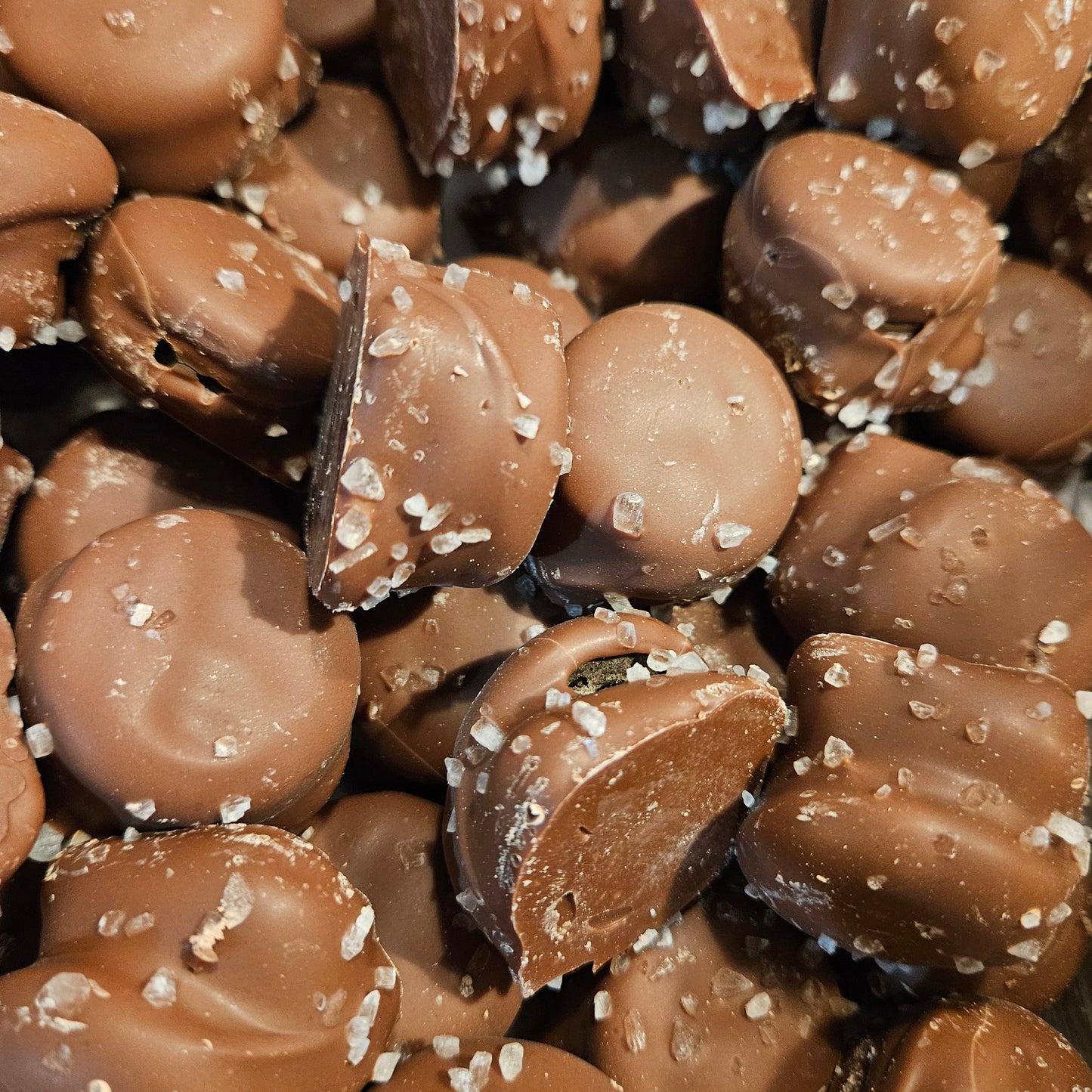 Caramel Sea Salt Sandwich Cookie