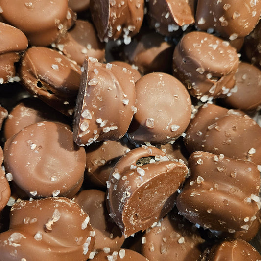 Caramel Sea Salt Sandwich Cookie